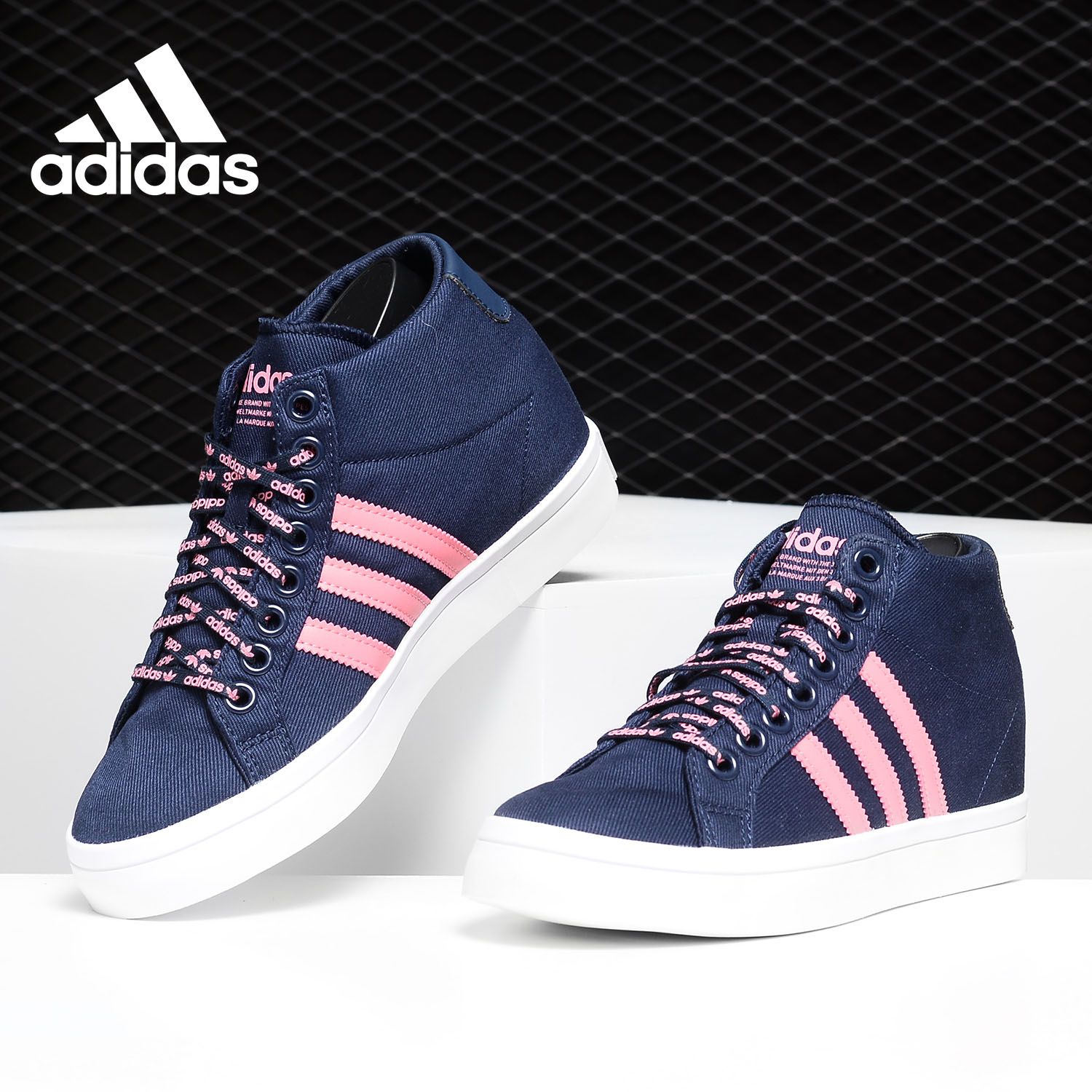 运动轻便休闲板鞋Adidas阿迪达斯