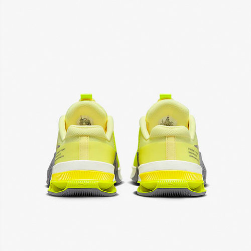 耐克新款女低帮运动训练鞋