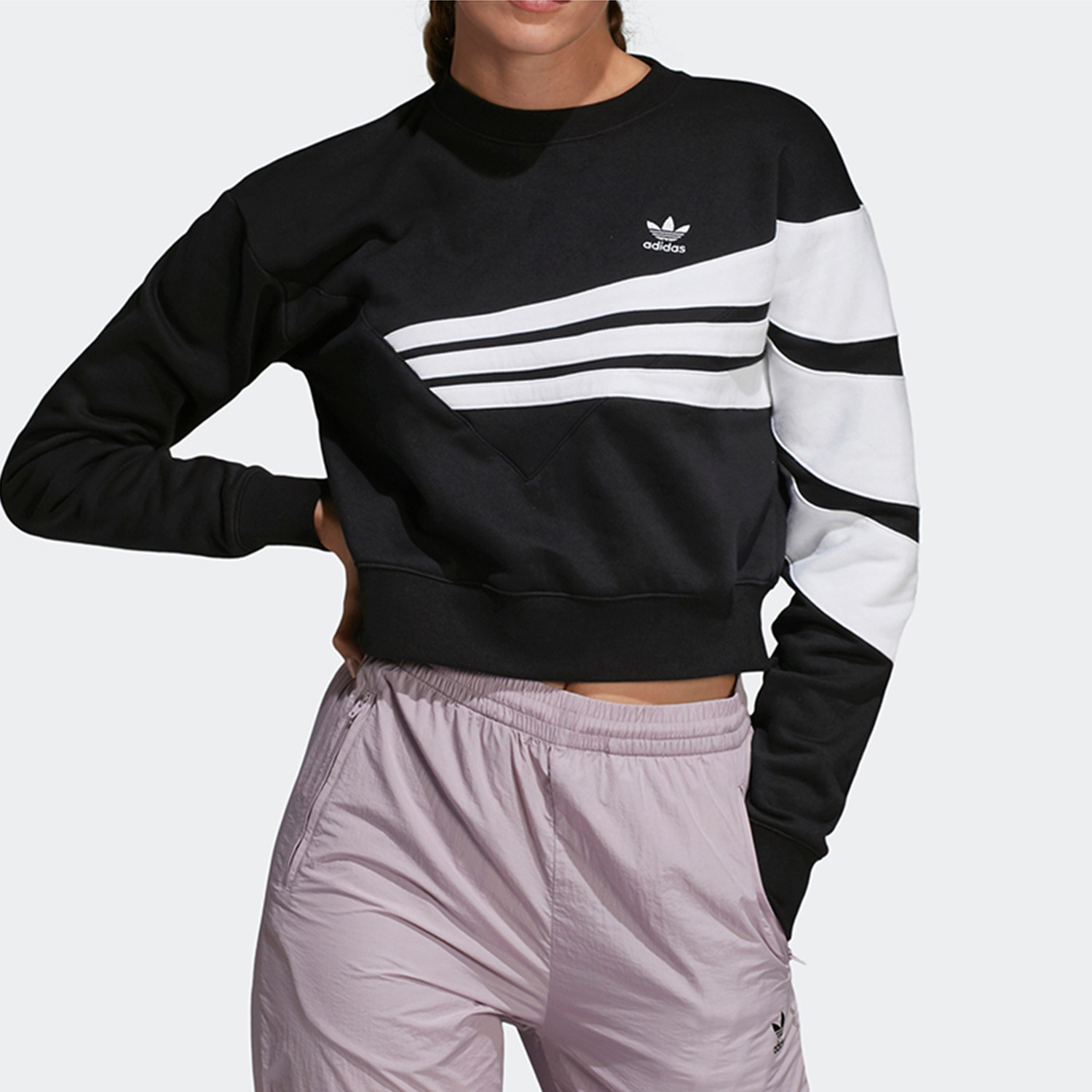 Adidas/阿迪达斯正品女装新款冬三叶草休闲卫衣套头卫衣 DU9601