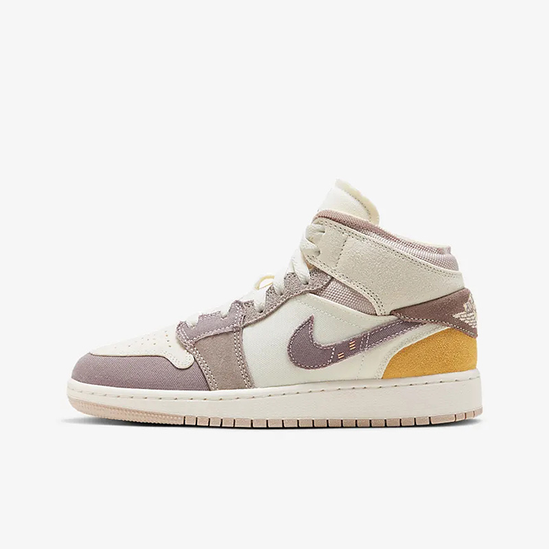 耐克正品中帮复古女子运动休闲鞋