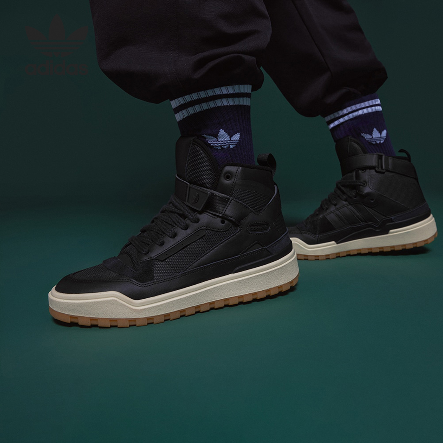 Adidas/阿迪达斯正品三叶草系列男女休闲运动中帮板鞋IE7206