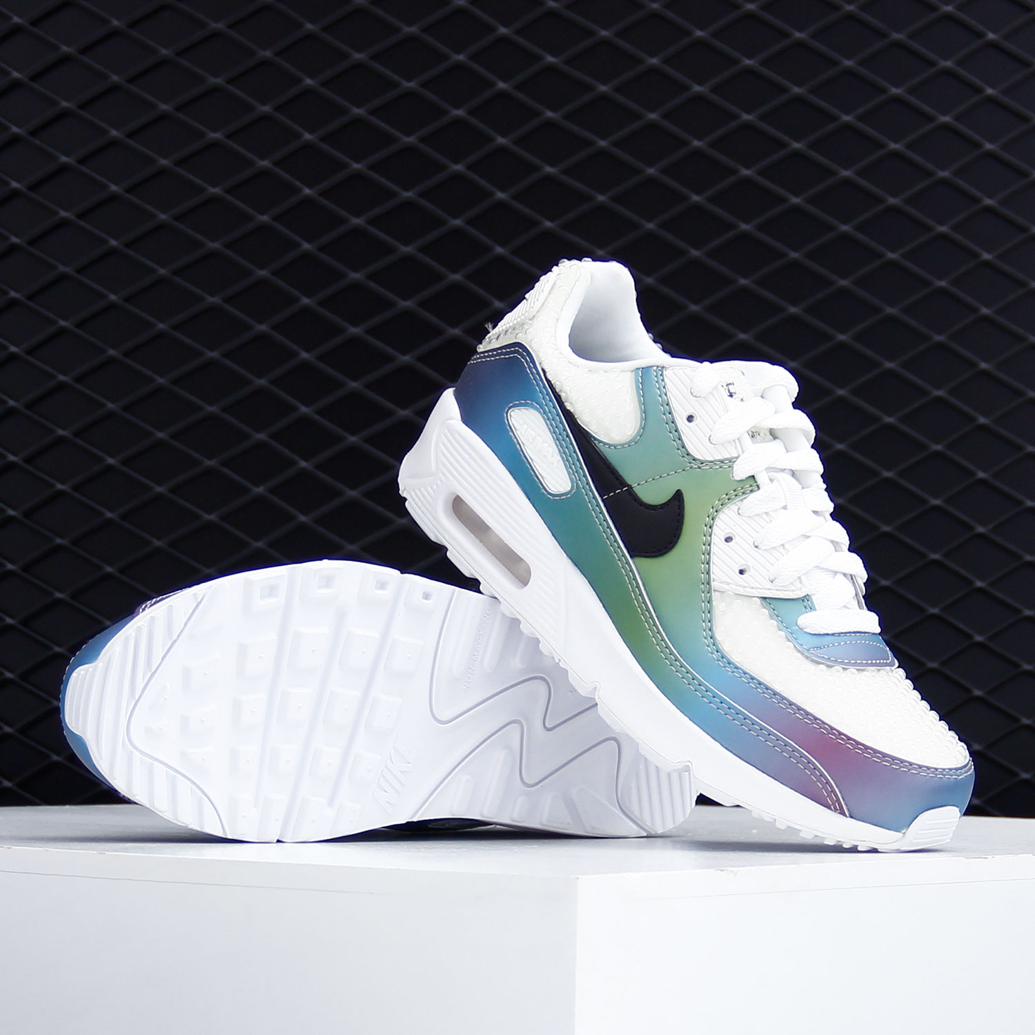 耐克正品大童跑步鞋断码特卖