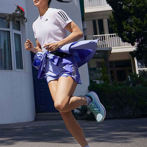 阿迪达斯女士宽松透气短裤
