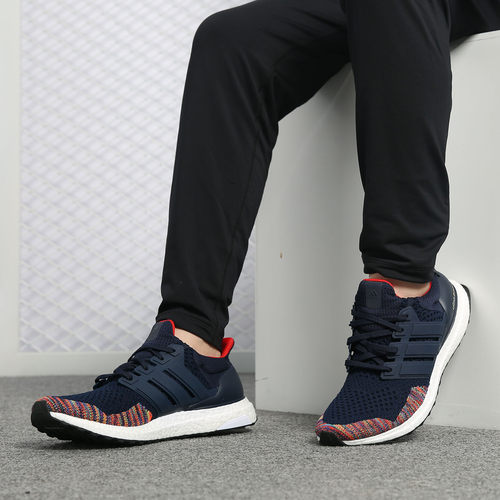 阿迪达斯UltraBOOST男女跑步鞋