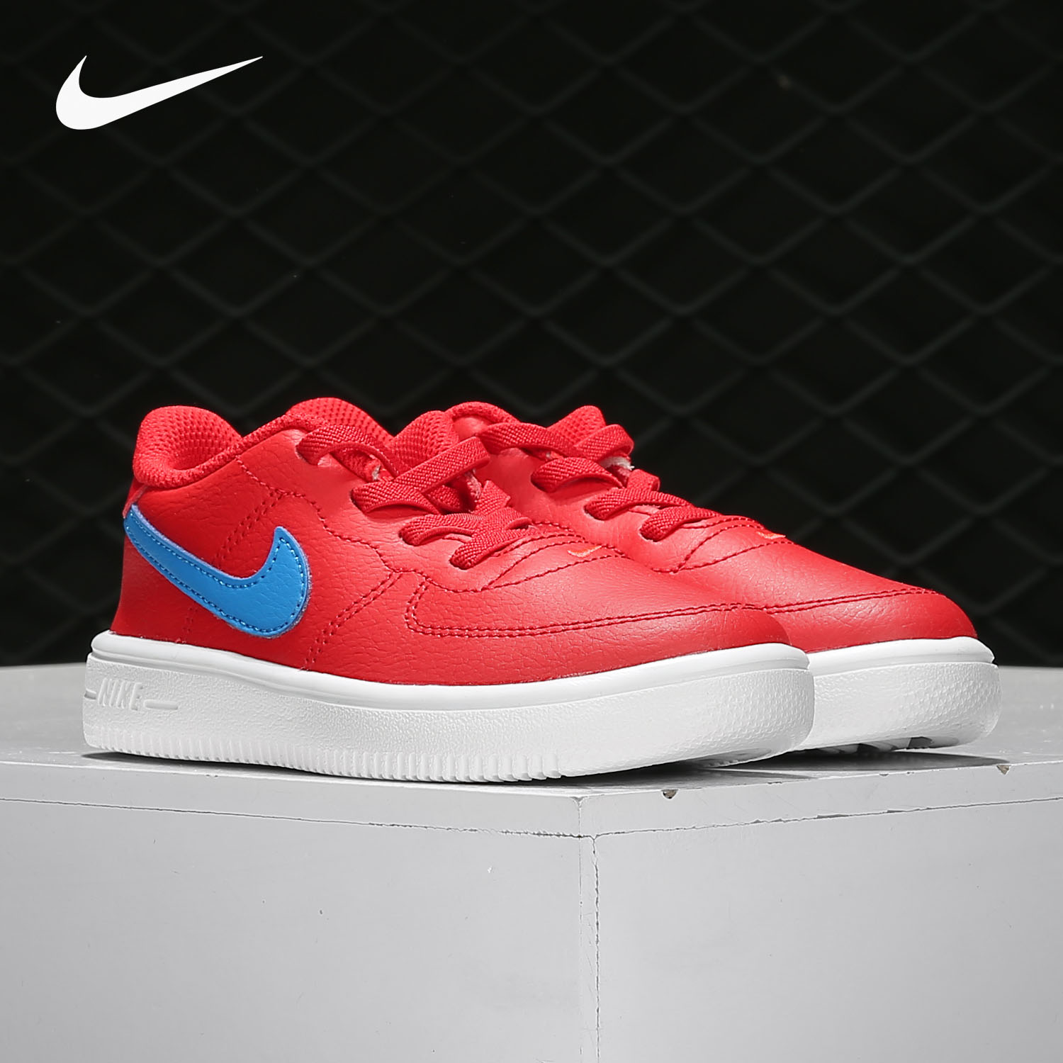 耐克小童舒适百搭透气休闲运动鞋