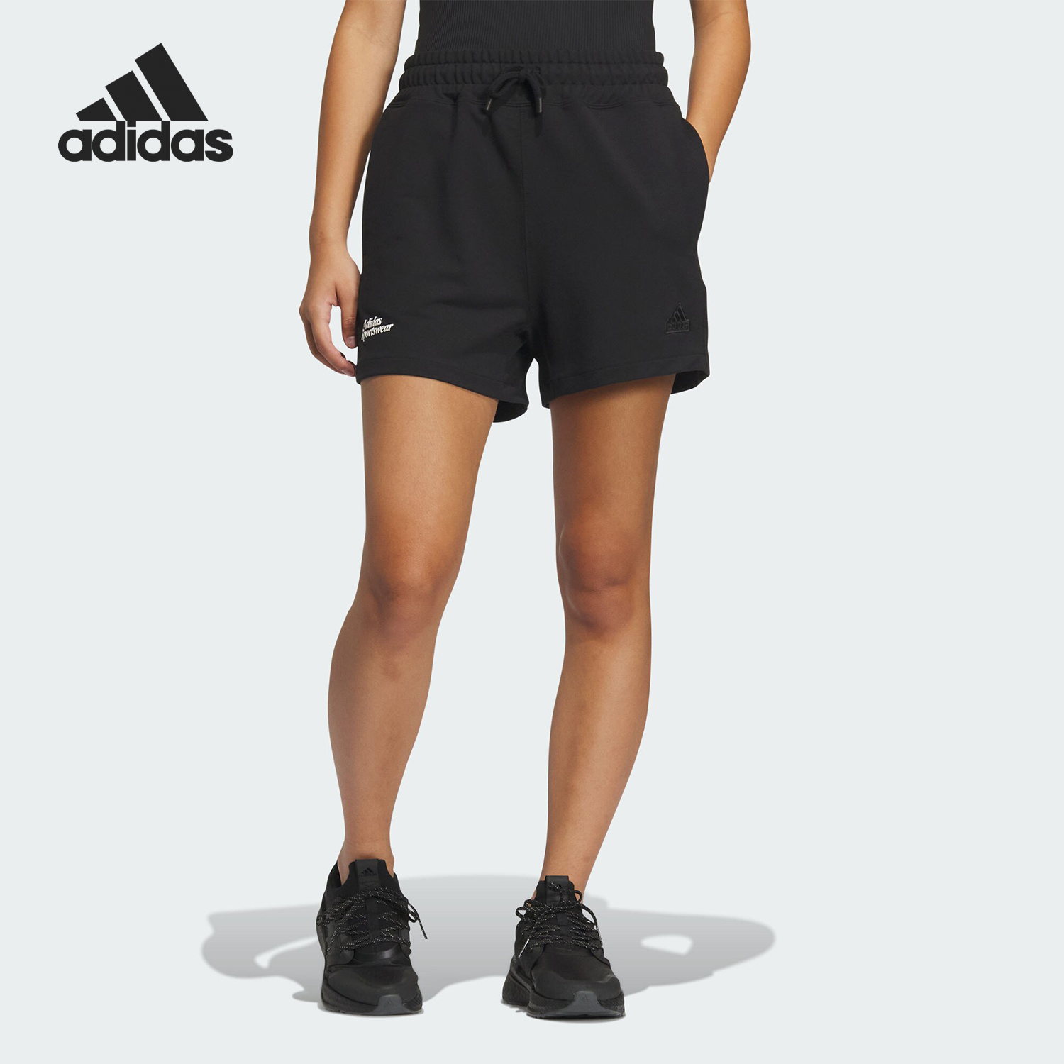 阿迪达斯女士宽松休闲短裤