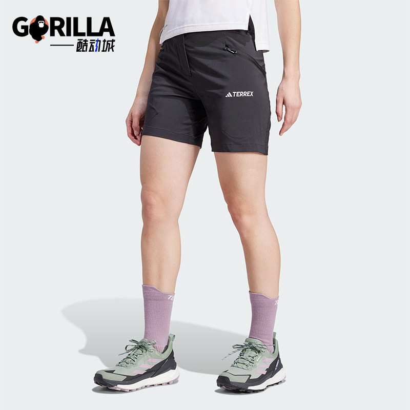阿迪达斯女士户外运动短裤IP4832