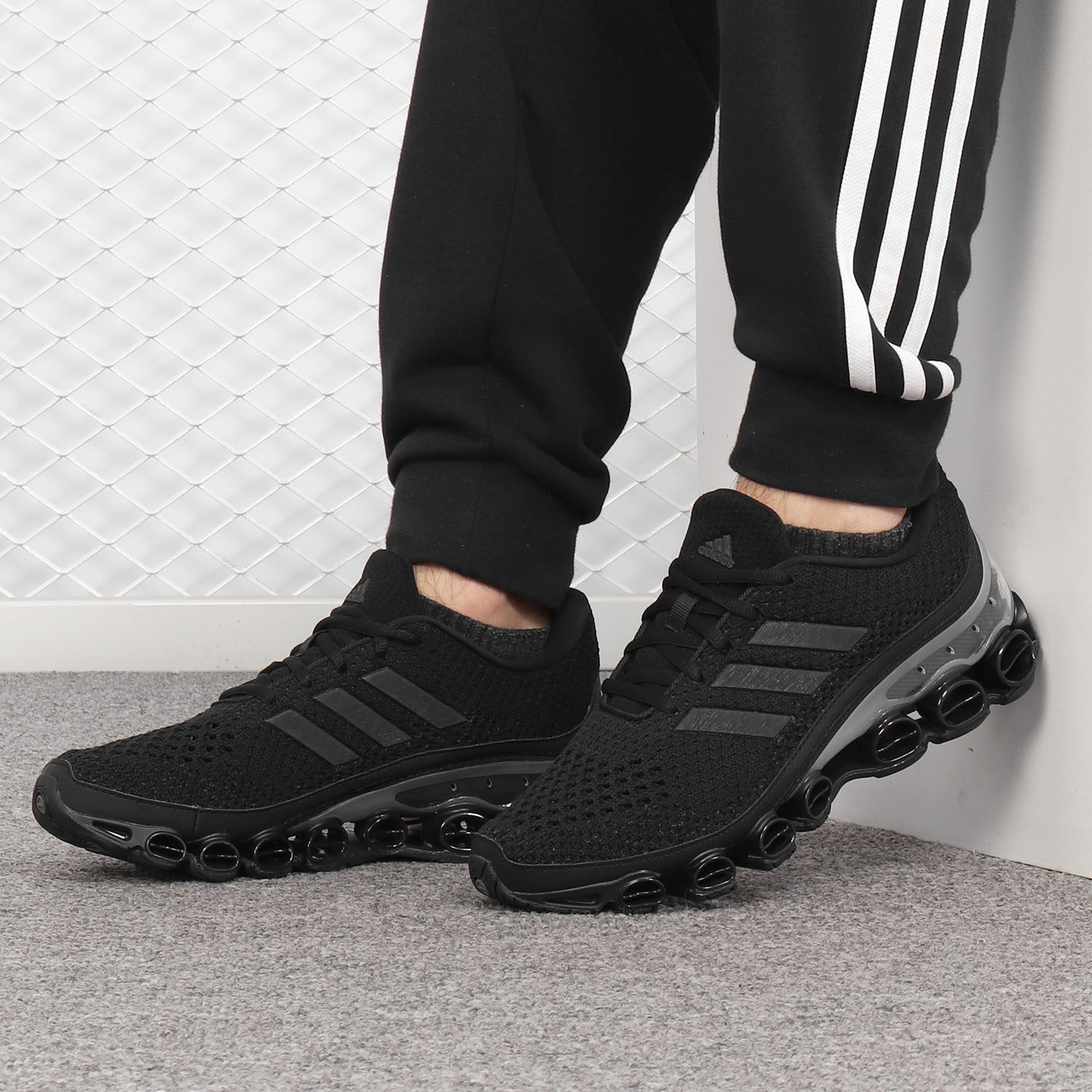 Adidas/阿迪达斯正品当季新款男女鞋网面透气bounce跑步鞋 EH0790