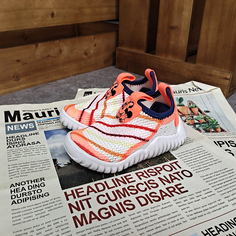 阿迪达斯网孔一脚蹬儿童运动鞋女