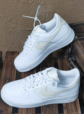 Nike/耐克正品AIR FORCE 1 '07 ESS女子运动休闲鞋DJ9945-600