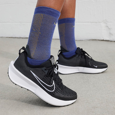 Nike/耐克女士缓震跑步鞋