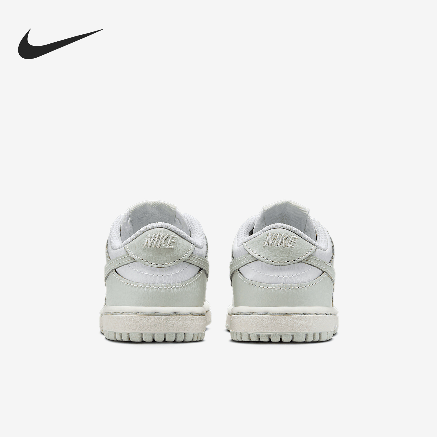 耐克婴童系带防滑耐磨板鞋