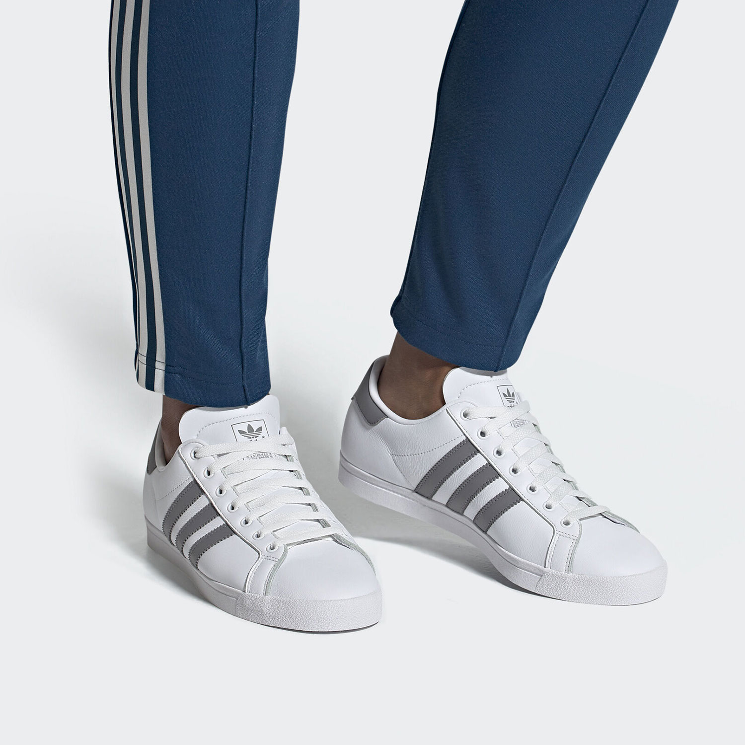 阿迪达斯三叶草男女休闲板鞋