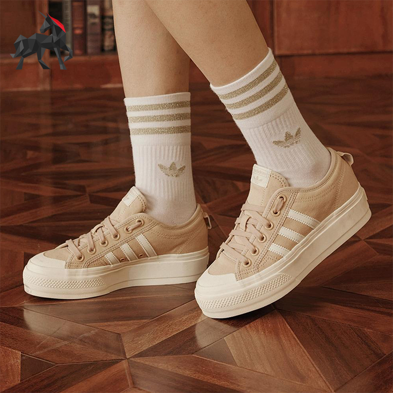 Adidas/阿迪达斯正品三叶草男女同款缓震耐磨运动休闲板鞋JQ9150