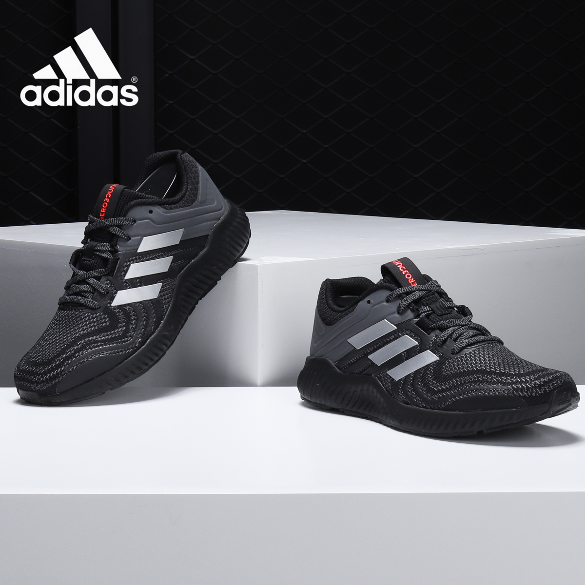 阿迪达斯男女运动休闲鞋