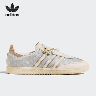 三叶草女士轻便透气耐磨休闲板鞋 JQ2616 阿迪达斯正品 Adidas
