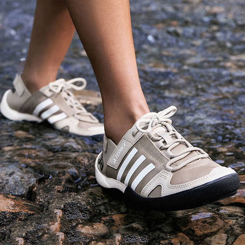 Adidas/阿迪达斯男女溯溪鞋耐磨图片
