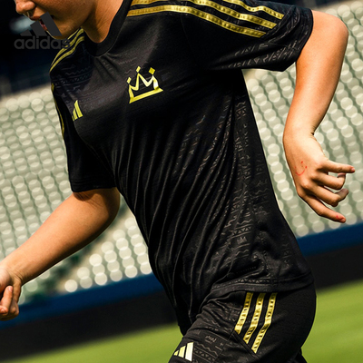 Adidas/阿迪达斯大童足球球衣