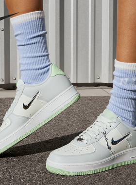 Nike/耐克官方正品 Air Force 1 女士耐磨低帮运动鞋FN8540-001