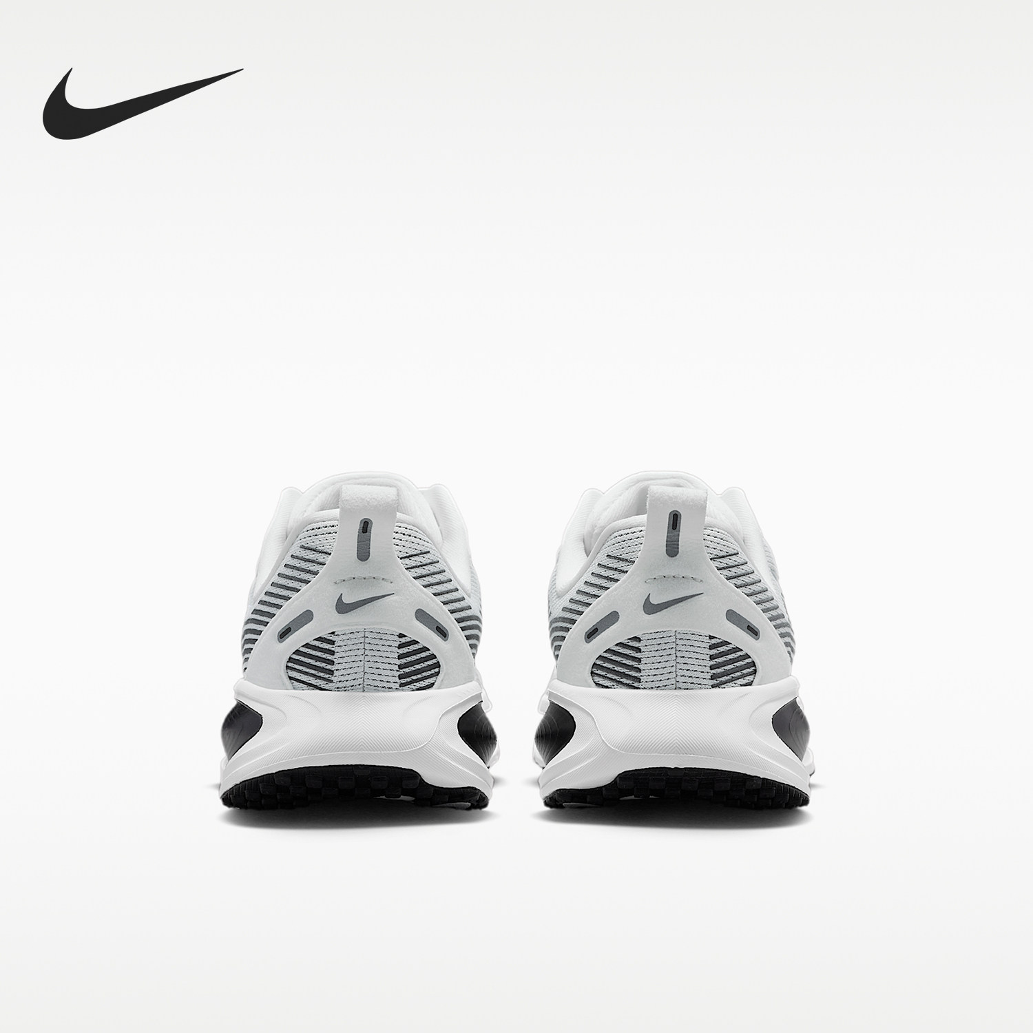 Nike/耐克官方正品Vomero 18 儿童低帮回弹耐磨跑步鞋IO9501-100