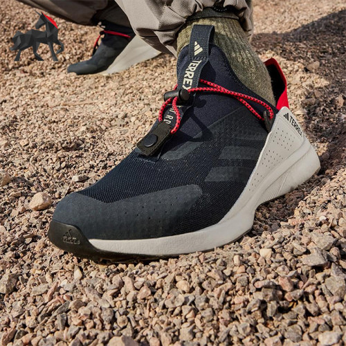 Adidas/阿迪达斯男女户外运动鞋