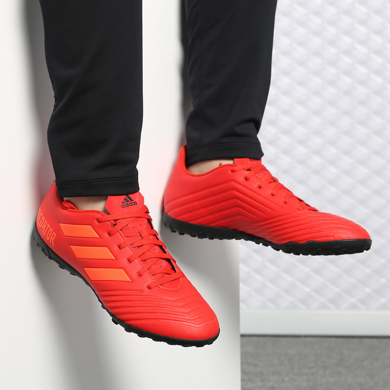 Adidas/阿迪达斯正品 PREDATOR 19.4猎鹰 男子运动足球鞋 D97973