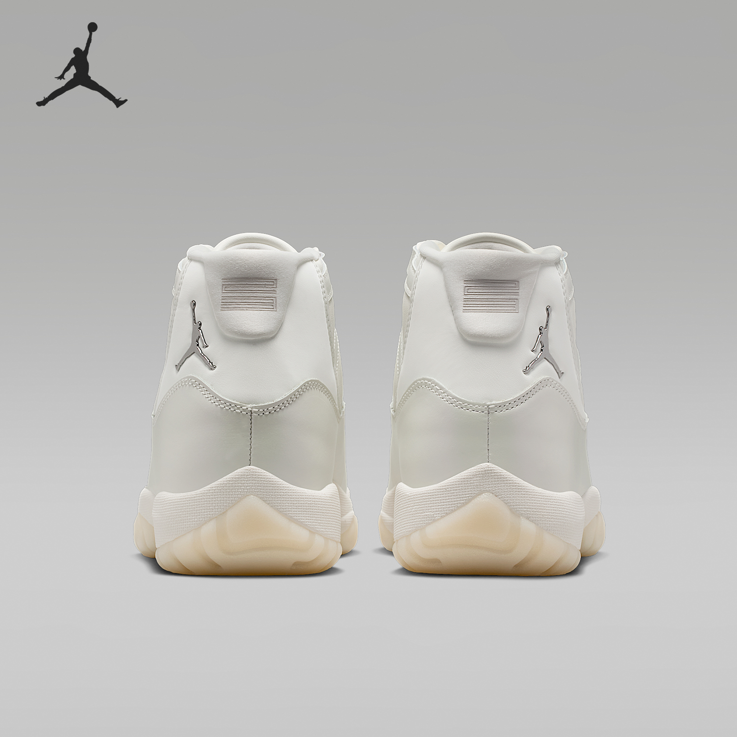 耐克女士高帮系带减震篮球鞋