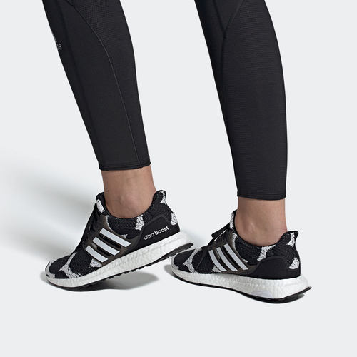 阿迪达斯ULTRABOOST男女跑步鞋
