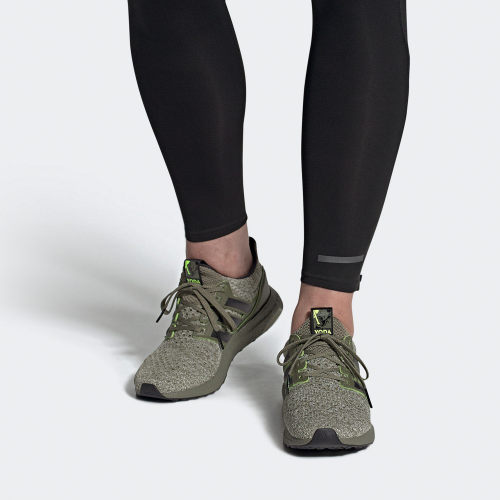 阿迪达斯UltraBoost男女跑步鞋