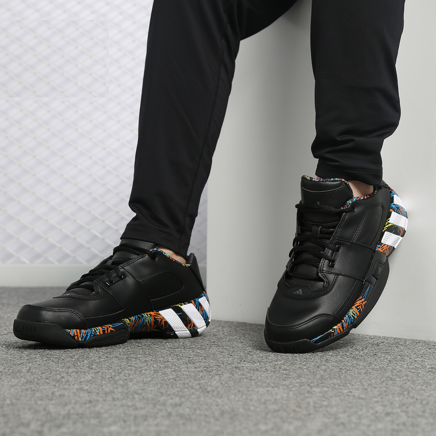 外场战靴Adidas/阿迪达斯