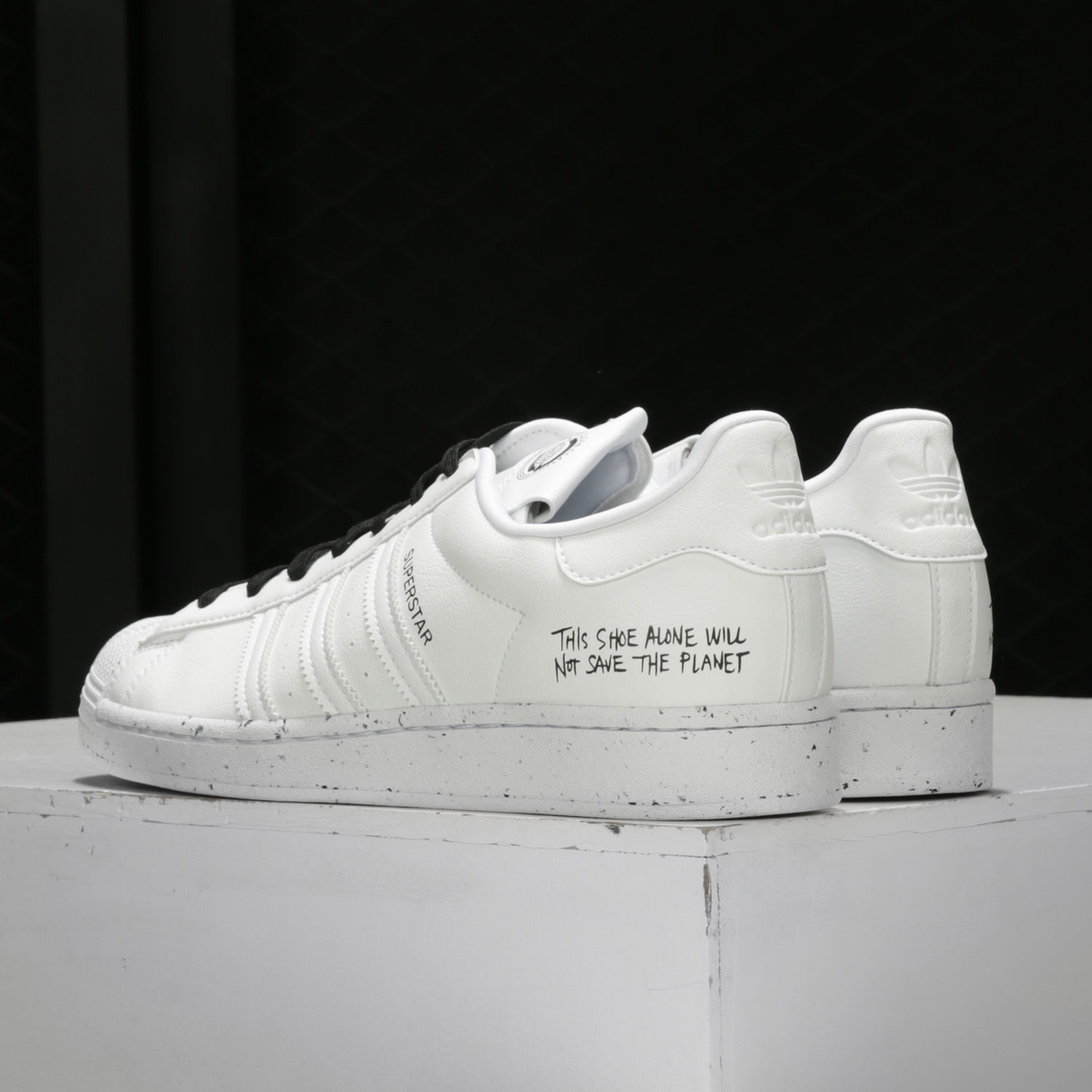 阿迪达斯男女低帮经典板鞋