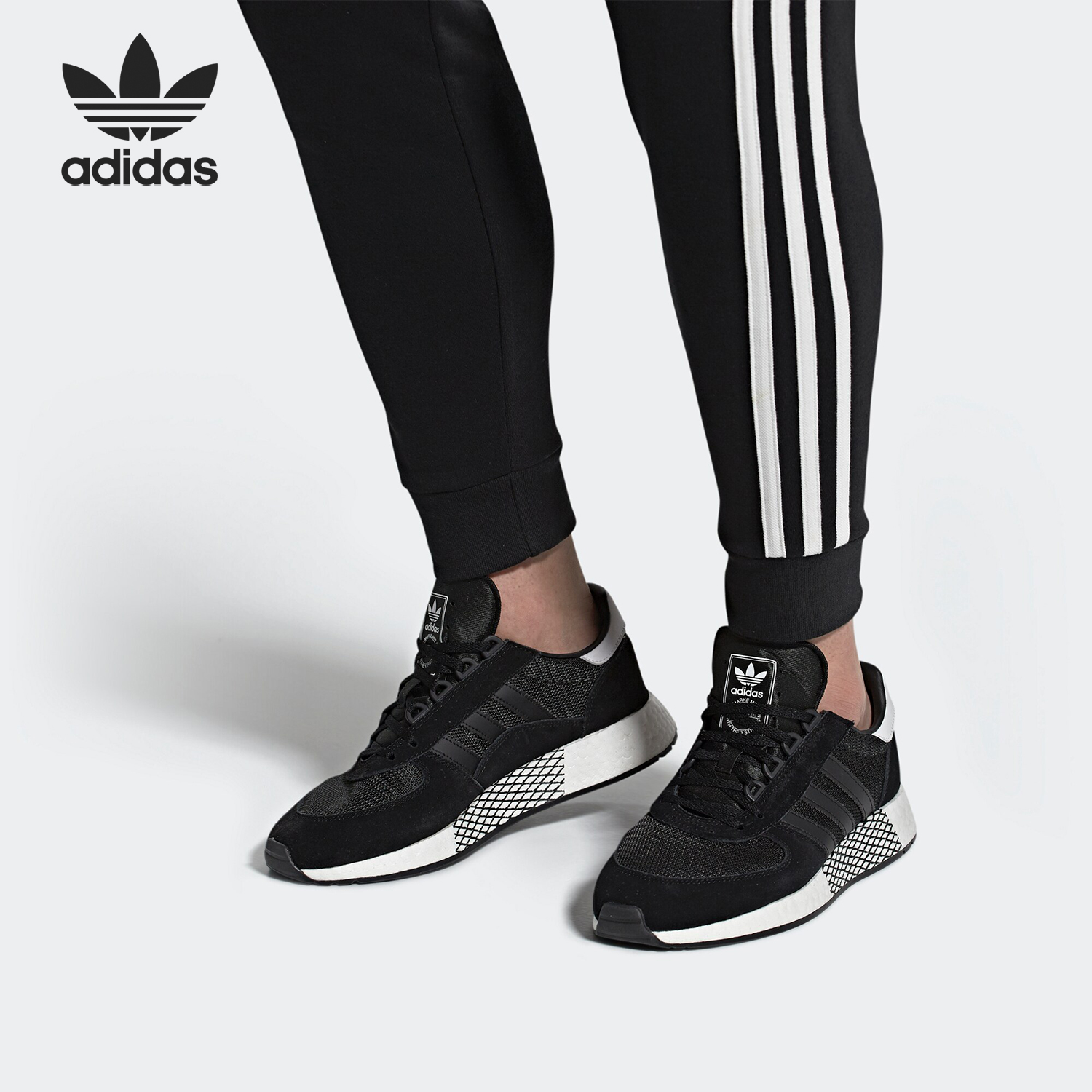 阿迪达斯Boost经典男女跑步鞋