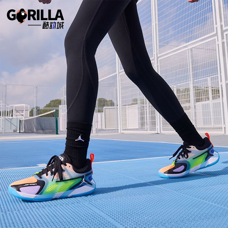 耐克男女同款时尚篮球鞋