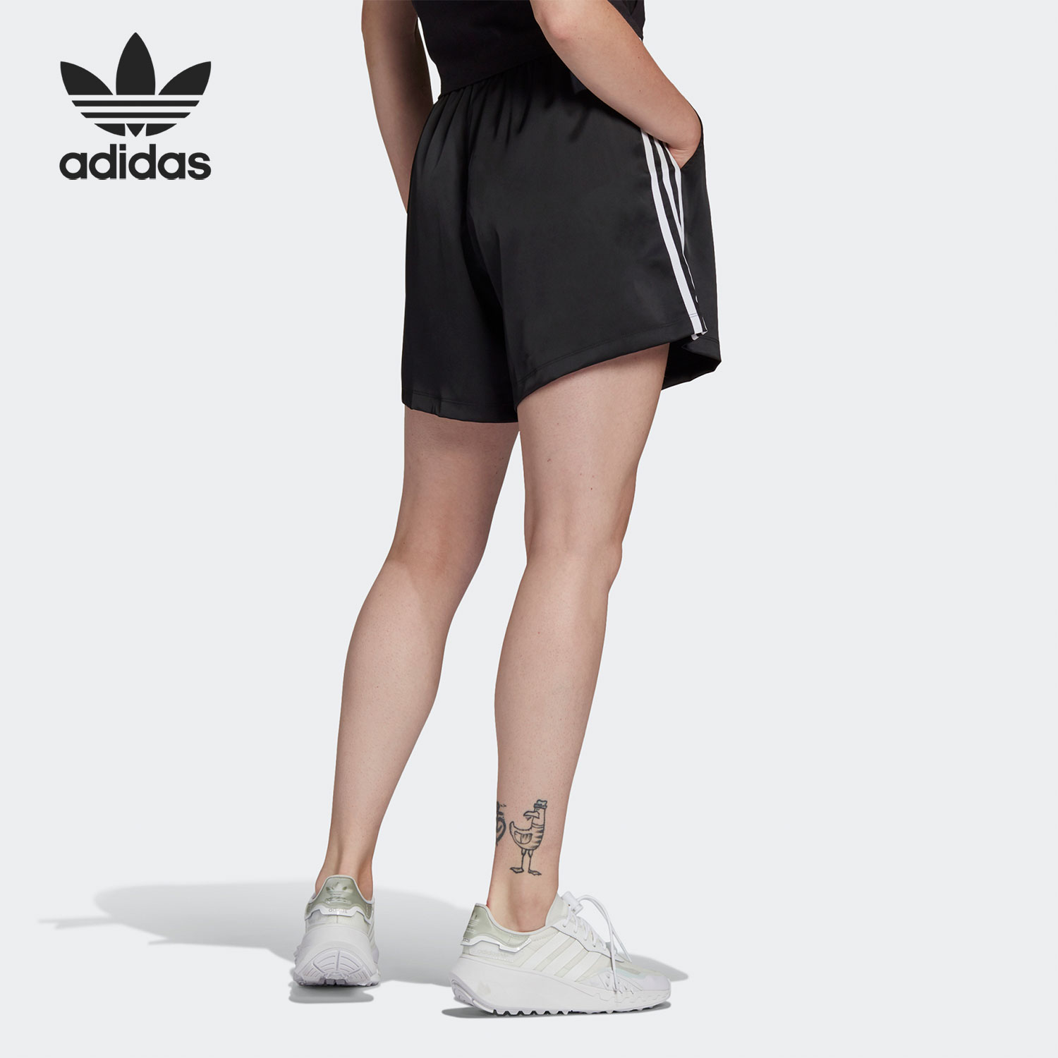 阿迪达斯三叶草女子休闲运动短裤