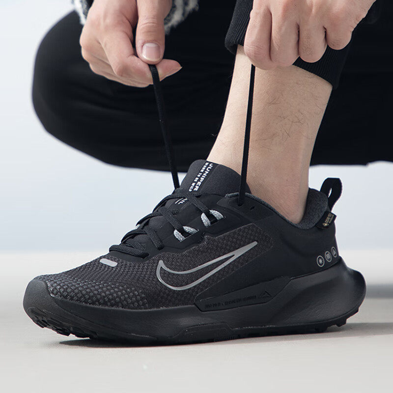 Nike耐克防水黑武士跑步鞋训练男鞋防滑运动鞋冬季新款登山休闲鞋