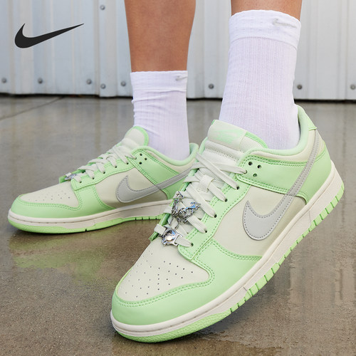 Nike/耐克女士轻盈复古板鞋