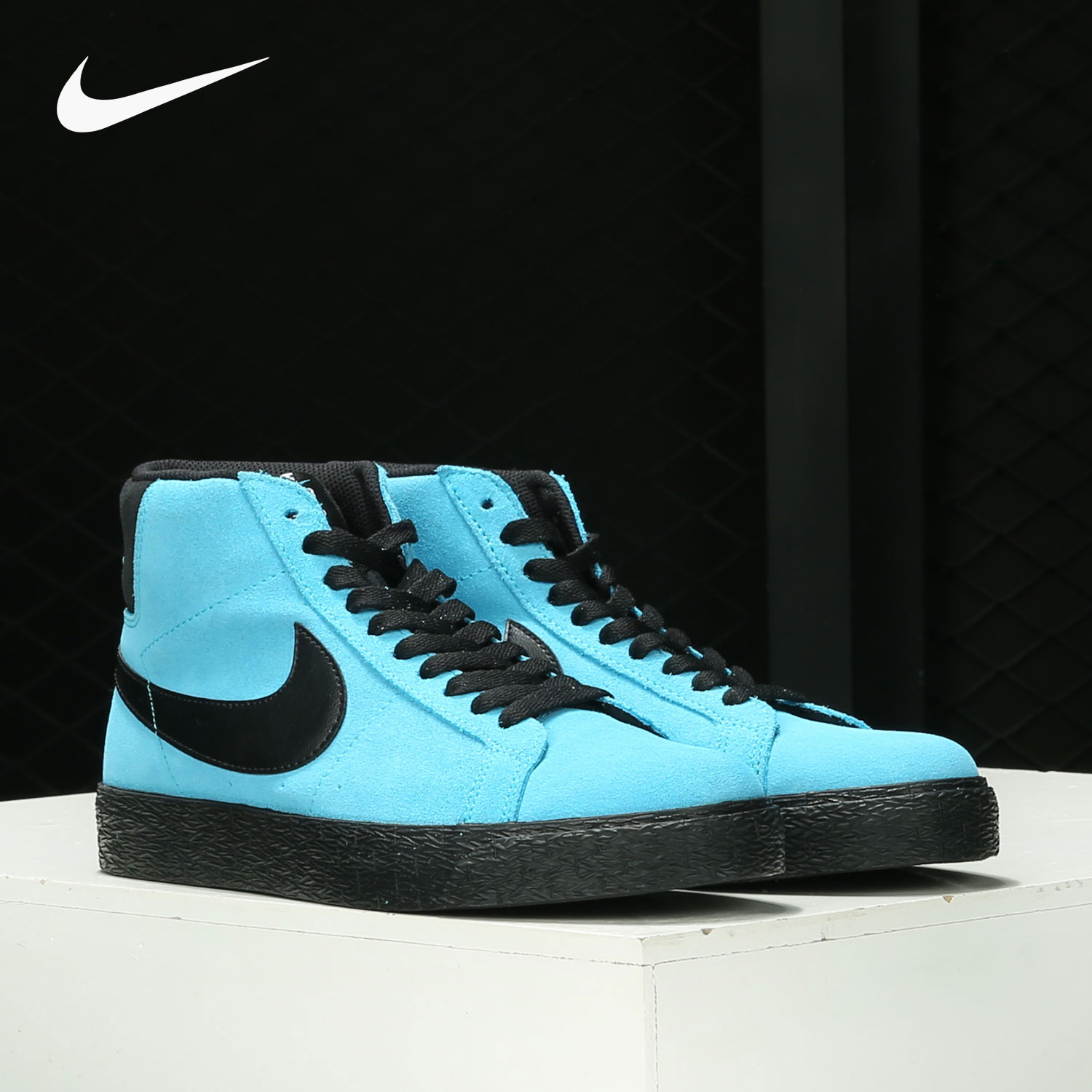 Nike时尚厚底舒适耐磨休闲板鞋