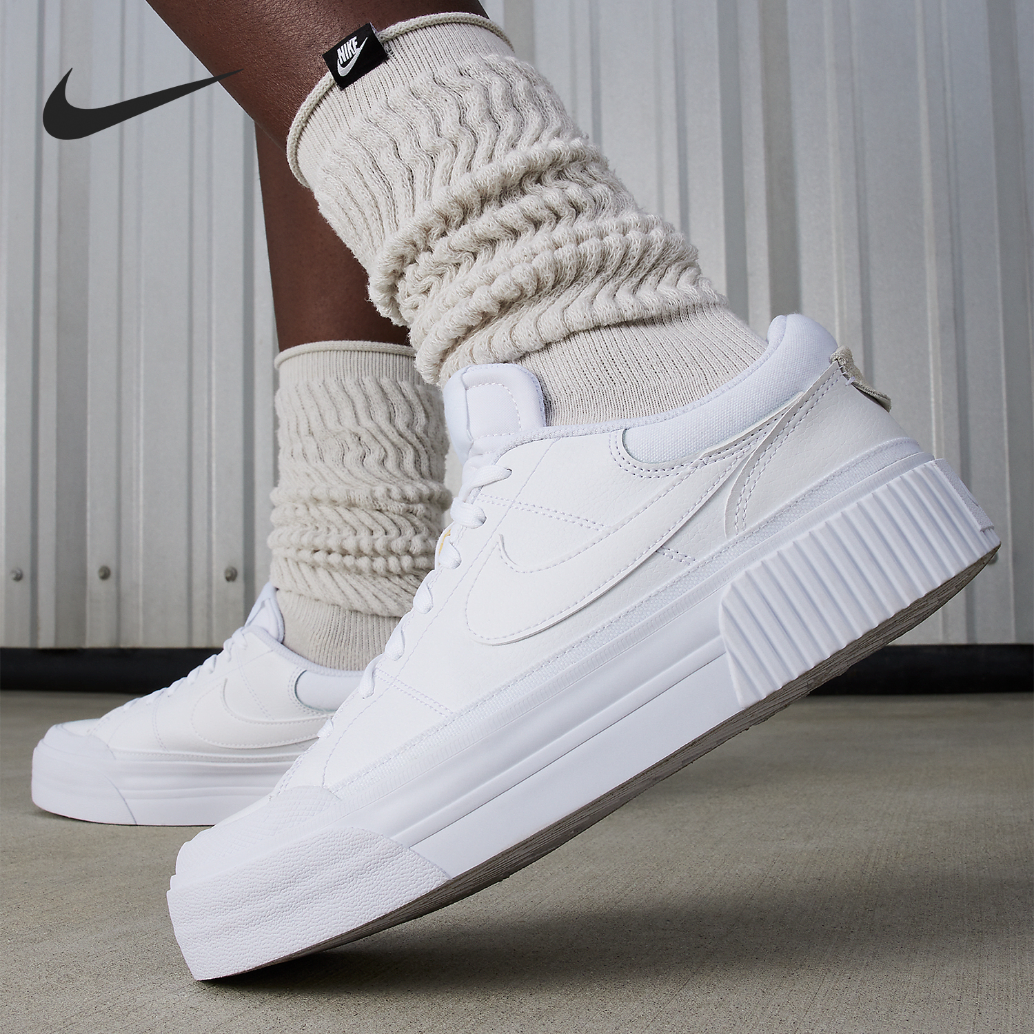 耐克女士舒适厚底耐磨板鞋