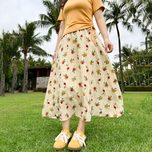 随意搭的肌理雪纺碎花半身裙