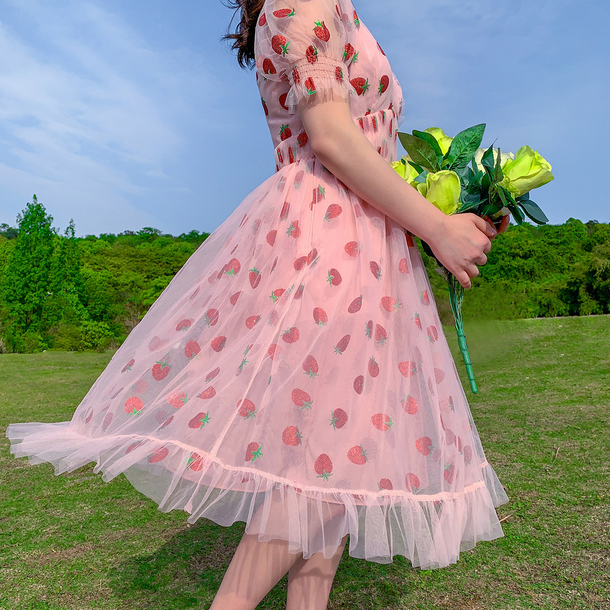 大码百分百自制2020款淑女百搭草莓裙胖MM韩版V领性感显瘦连衣裙