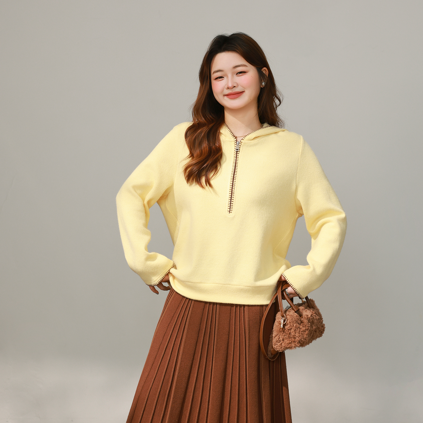 【12/08 20点 新品88折+立减15%】DM100大码撞色拉链连帽针织毛衣