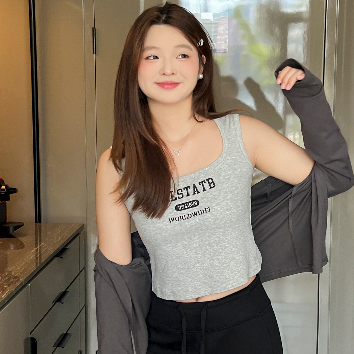DM100大码百分百女装秋季微胖mm百搭宽肩遮副乳方领字母吊带背心