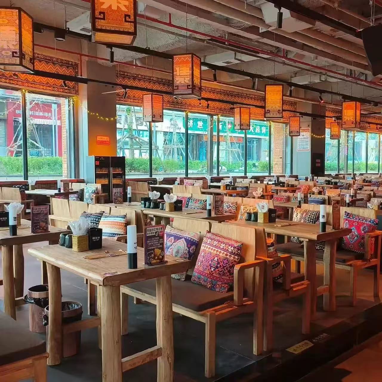 民谣集酒吧桌椅实木卡座沙发椅子清吧民宿双人靠背座椅餐桌椅定制
