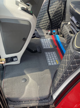 东方红拖拉机LX1804 LNM2004 LXA2304 LP2204 LN2004 LMA1804脚垫