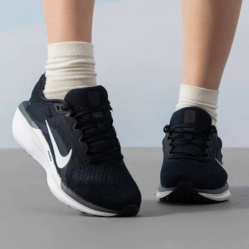 Nike耐克女鞋黑色网面透