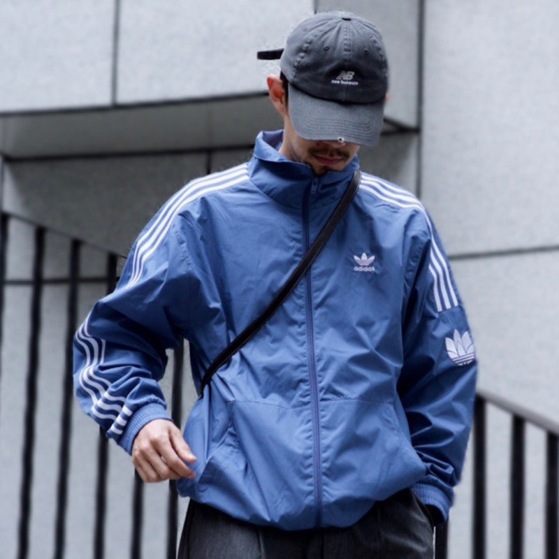 阿迪达斯三叶草防风衣男夹克春季新款立领梭织美式复古篮球棒球服