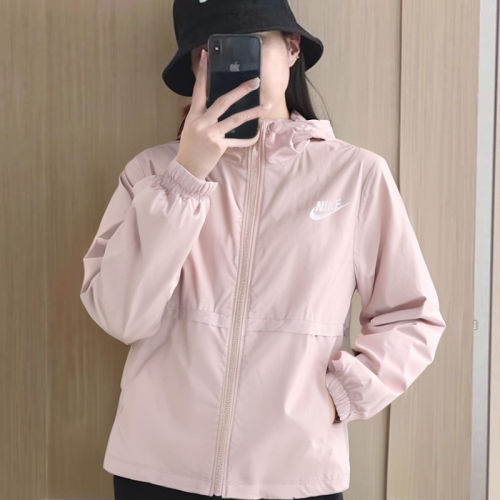 粉色连帽外套Nike耐克春