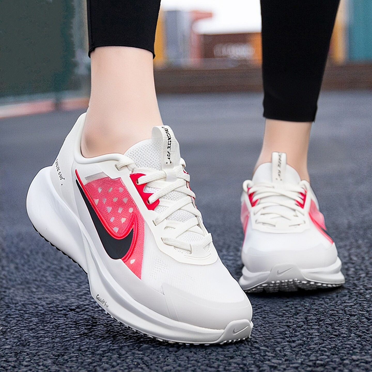 Nike耐克女鞋跑步鞋透气