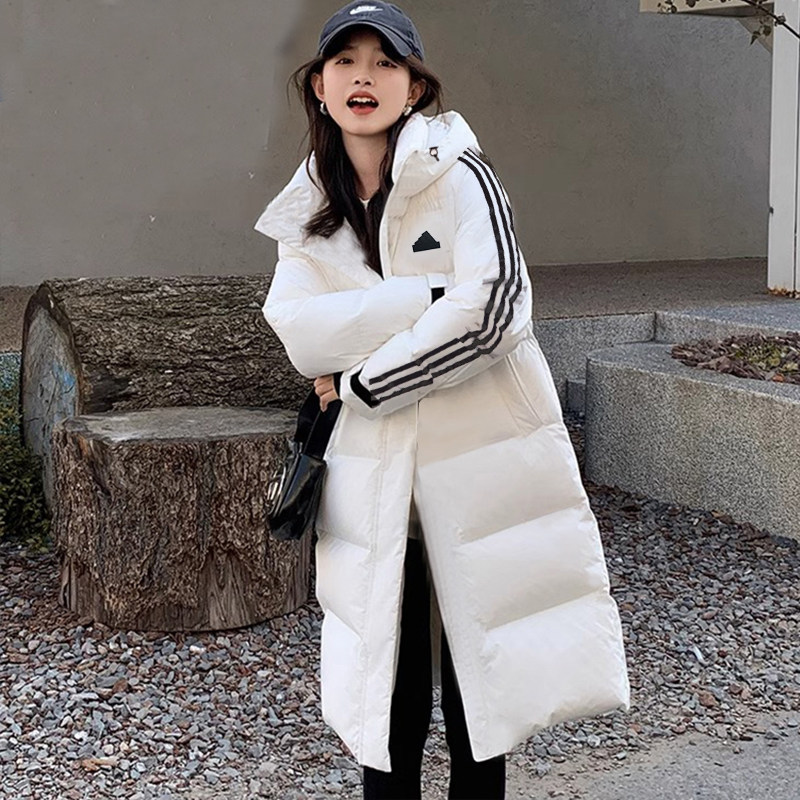阿迪达斯长款羽绒服女冬季新款三条杠美式过膝加厚白面包服JM9152
