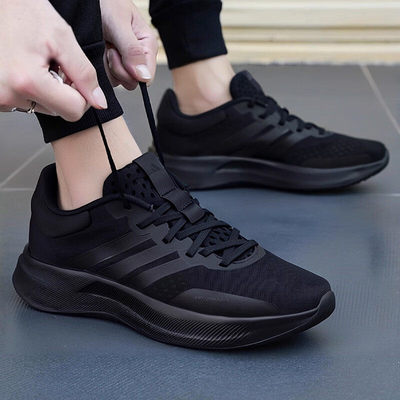 阿迪达斯跑步鞋男冬季新款黑武士训练慢跑运动轻便耐磨男鞋JQ6401